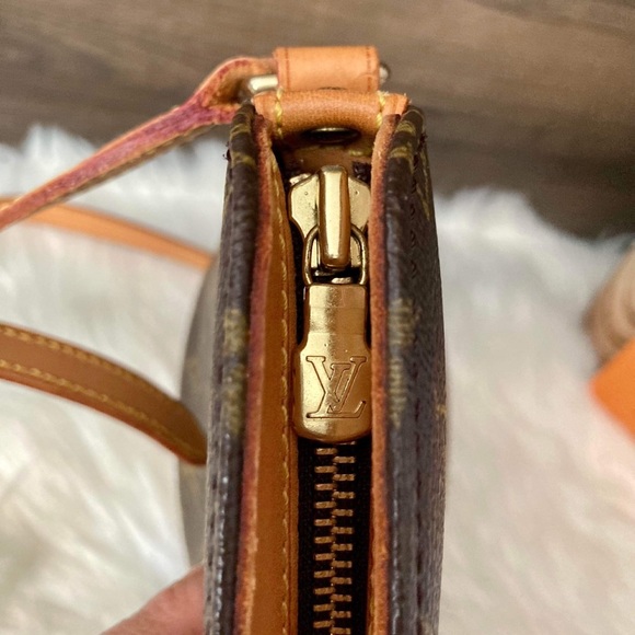 Drouot Crossbody/Shoulder bag
Date code: VI0091
Made in France 🇫🇷 - Picture 12 of 16